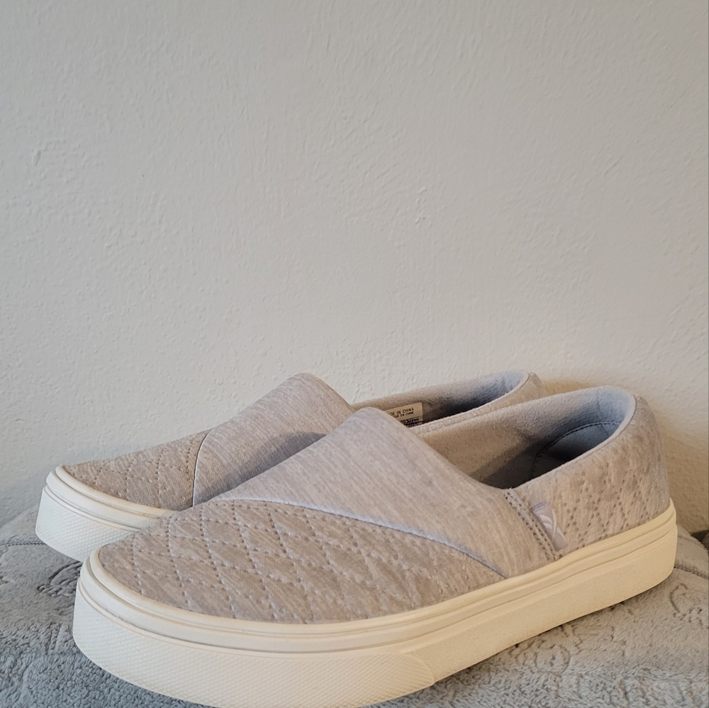Womens Reebok Slip on